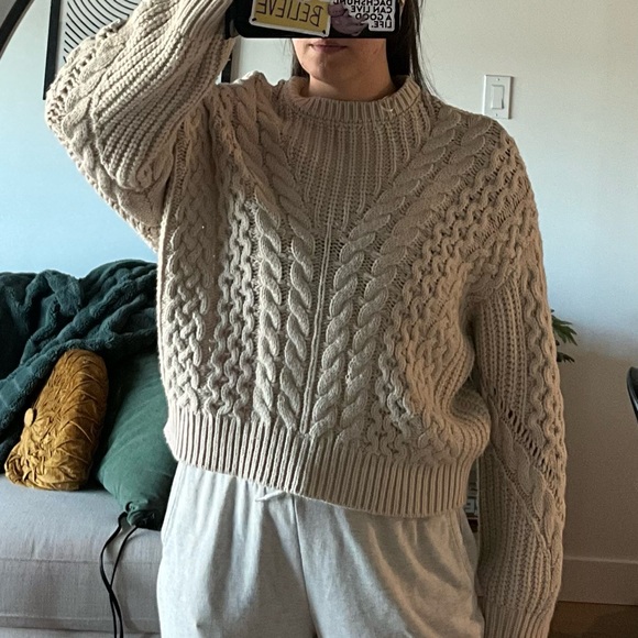 Beige cable knit sweater size small - Picture 4 of 4